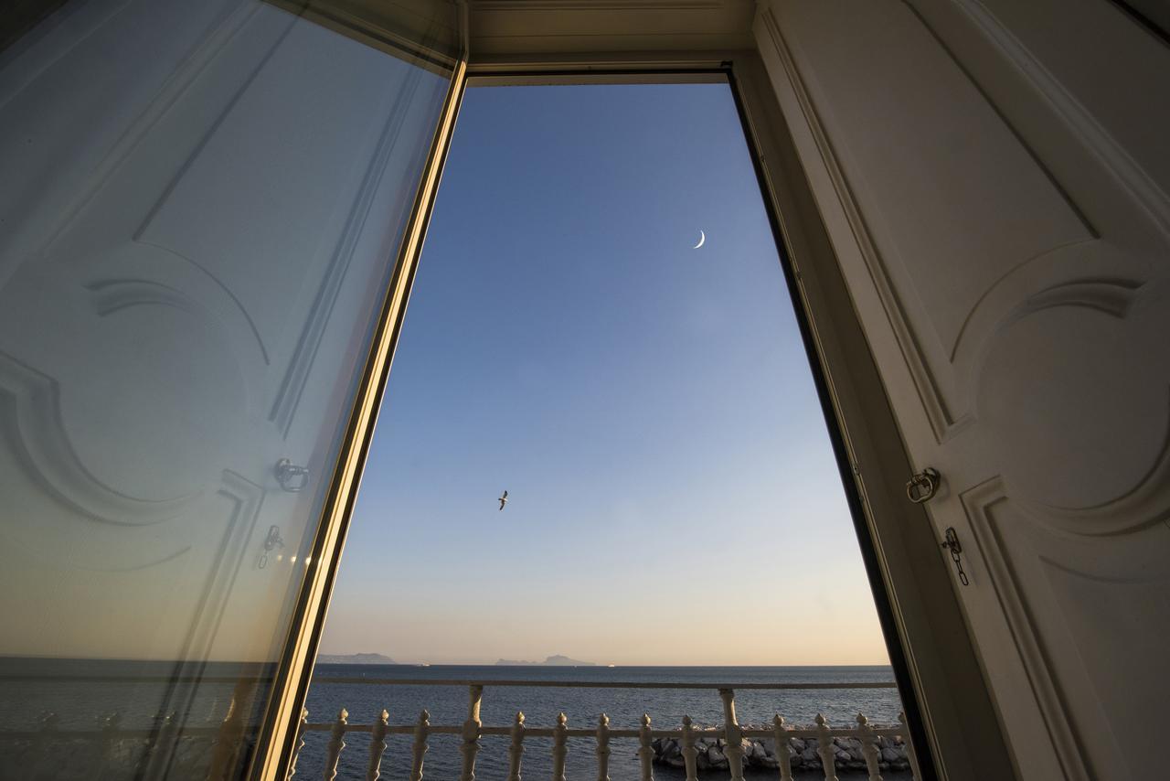 Mareluna Suite De Charme Napoli Dış mekan fotoğraf